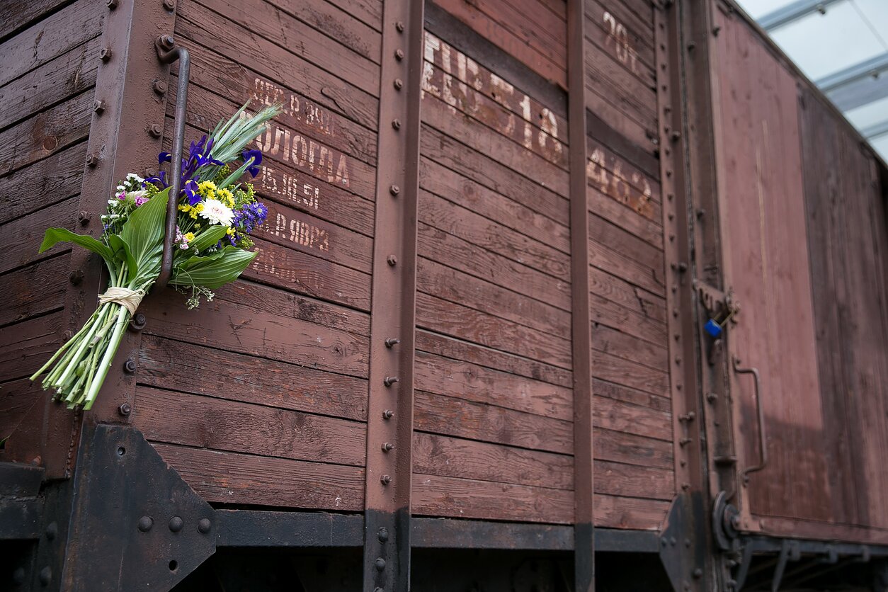 Trėmimai / Asociatyvi Trėmimai / Asociatyvi