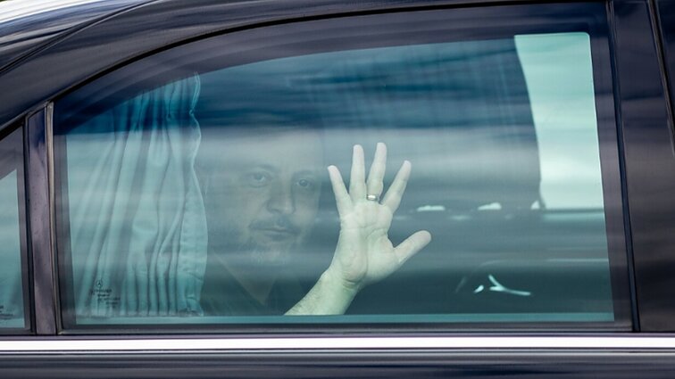 Lietuvoje nusileido Ukrainos prezidentą Volodymyrą Zelenskį atskraidinęs lėktuvas Lietuvoje nusileido Ukrainos prezidentą Volodymyrą Zelenskį atskraidinęs lėktuvas