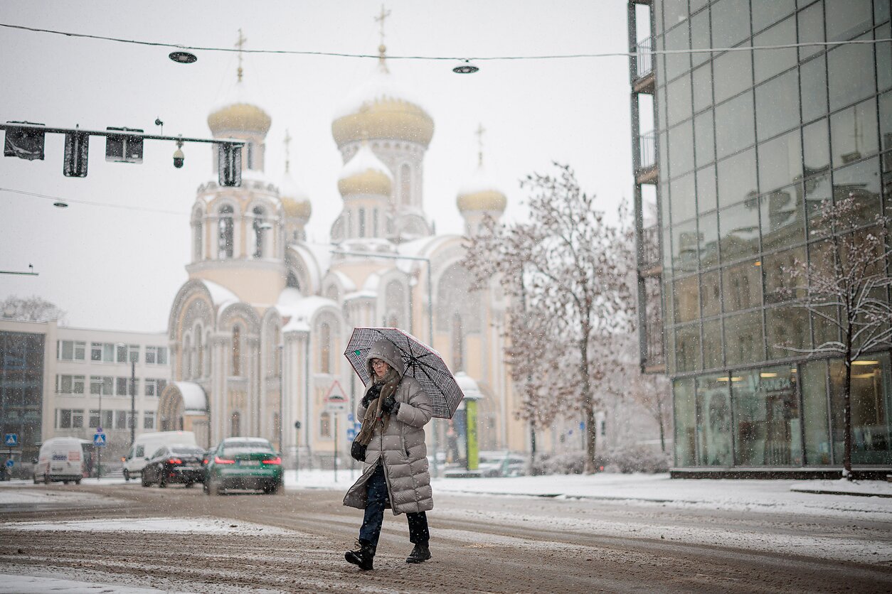 A woman walking in Vilnius (associative image) A woman walking in Vilnius (associative image)