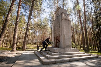 Holocaust commemoration in Paneriai, Lithuania (associative image) Holocaust commemoration in Paneriai, Lithuania (associative image)