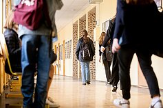 Школа (ассоциативная фотография) Школа (ассоциативная фотография)