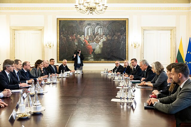 Susitikimas prezidentūroje užsienio politikos ir saugumo klausimams aptarti Susitikimas prezidentūroje užsienio politikos ir saugumo klausimams aptarti