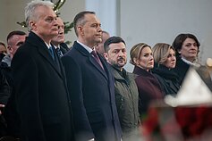 Gitanas Nausėda, Karolis Nawrockis, Volodymyras Zelenskis, Marta Nawrocka, Olena Zelenska, Diana Nausėdienė Gitanas Nausėda, Karolis Nawrockis, Volodymyras Zelenskis, Marta Nawrocka, Olena Zelenska, Diana Nausėdienė
