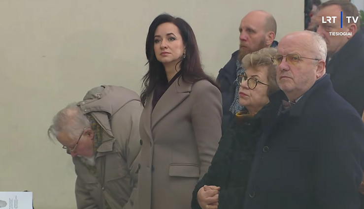 Inga Ruginienė mišių Katedroje metu Inga Ruginienė mišių Katedroje metu