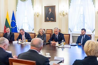 Prezidentūroje – susitikimas užsienio politikos ir saugumo klausimams aptarti Prezidentūroje – susitikimas užsienio politikos ir saugumo klausimams aptarti
