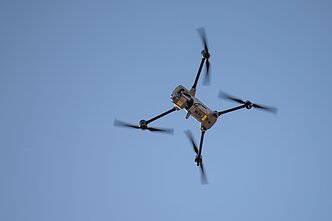 Michalas Mierzejewskis Ingai Ruginienei simboliškai perdavė dronus, skirtus kovai su kontrabanda ir hibridinėmis grėsmėmis Michalas Mierzejewskis Ingai Ruginienei simboliškai perdavė dronus, skirtus kovai su kontrabanda ir hibridinėmis grėsmėmis