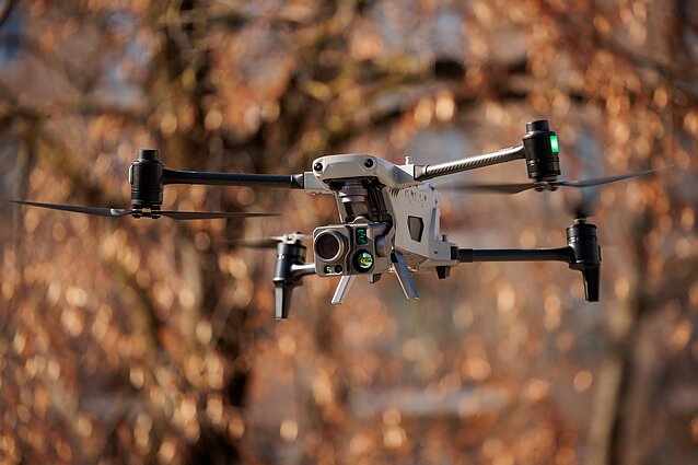 Michalas Mierzejewskis Ingai Ruginienei simboliškai perdavė dronus, skirtus kovai su kontrabanda ir hibridinėmis grėsmėmis Michalas Mierzejewskis Ingai Ruginienei simboliškai perdavė dronus, skirtus kovai su kontrabanda ir hibridinėmis grėsmėmis